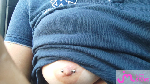 Les tr&egrave;s gros seins de Valouambu