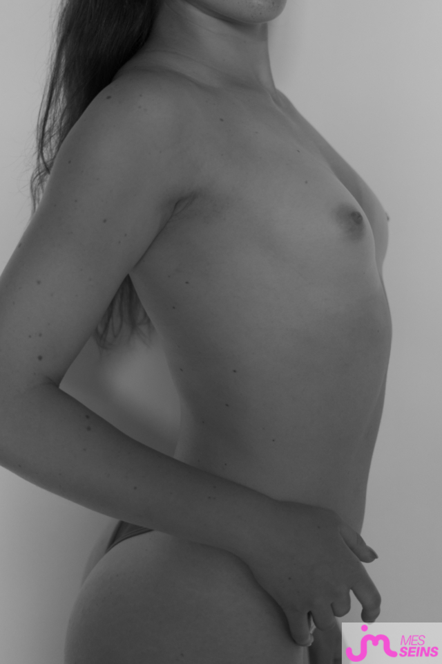 Les seins moyens de monsieurXX