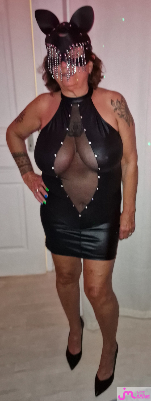 Les tr&egrave;s gros seins de vero49