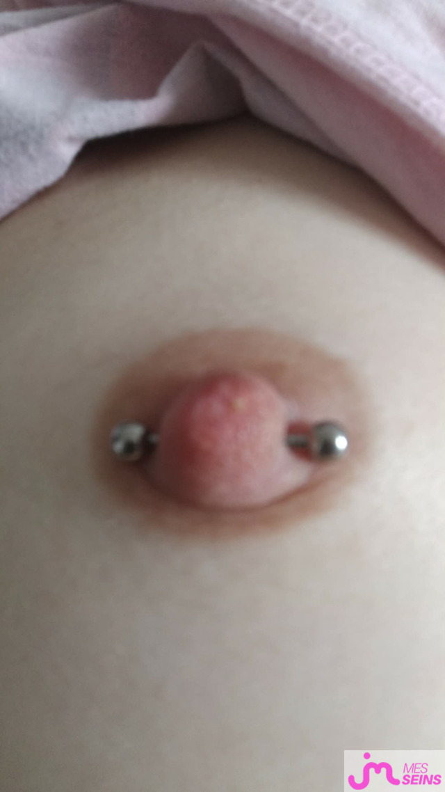 Les seins moyens de sexarmor 