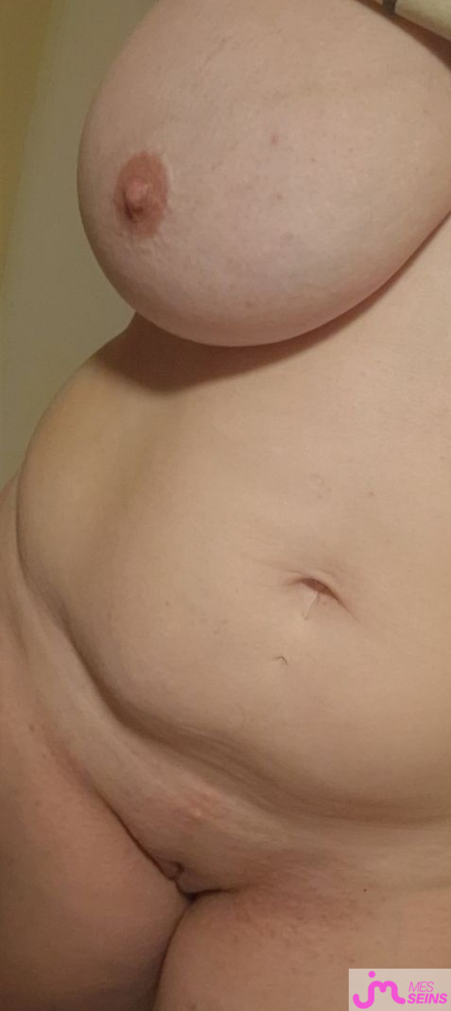 Les tr&egrave;s gros seins de Mecdu43
