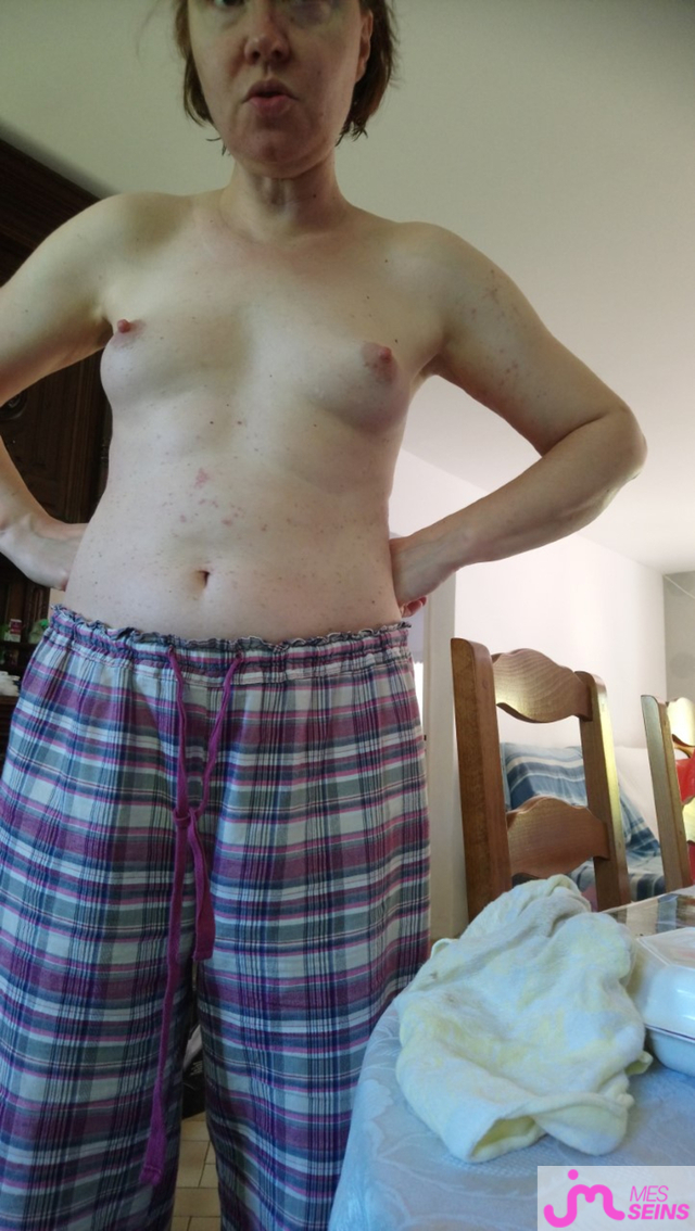 Les seins moyens de carole de rouen