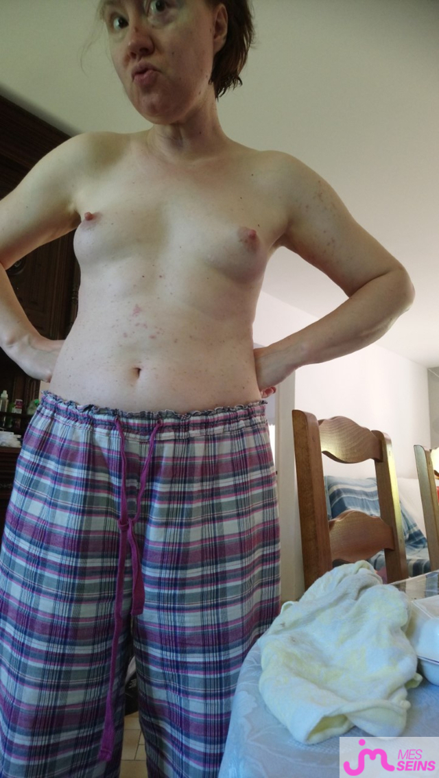 Les seins moyens de carole de rouen