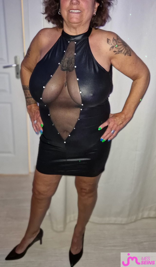 Les tr&egrave;s gros seins de vero49