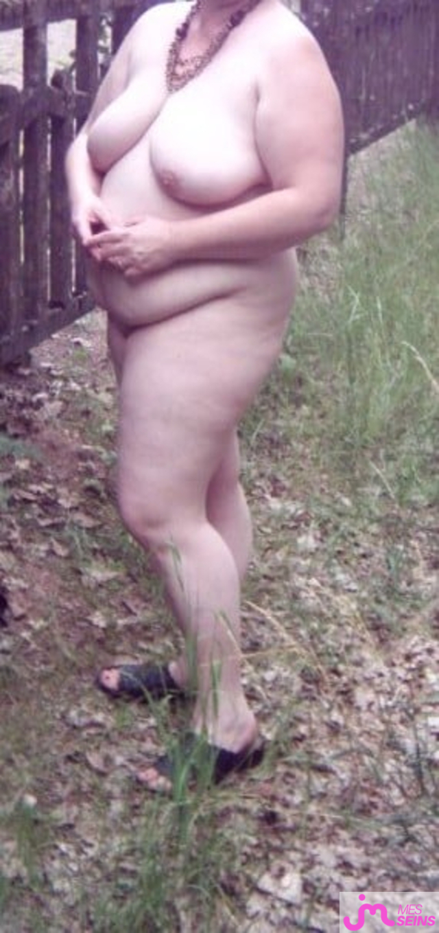 Les tr&egrave;s gros seins de Kikobelle 