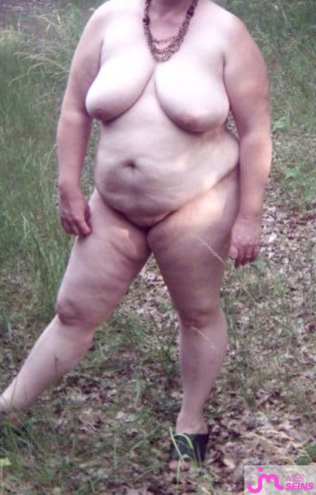 Les tr&egrave;s gros seins de Kikobelle 
