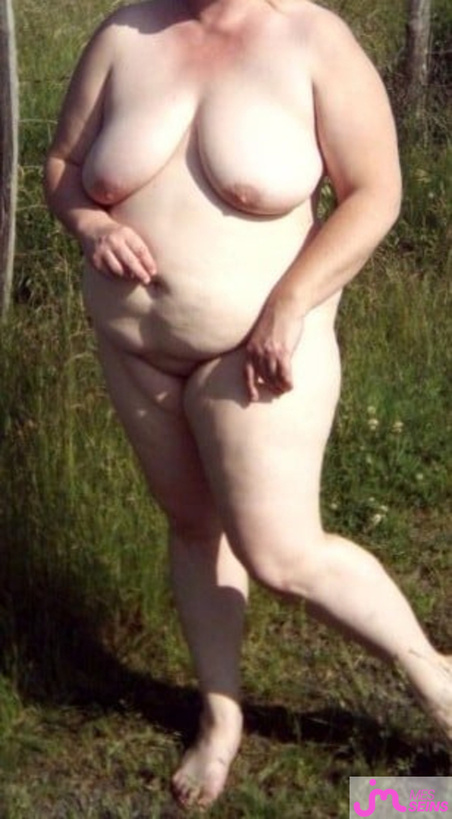 Les tr&egrave;s gros seins de Kikobelle 