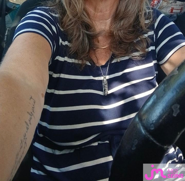 Photos de seins : Lieu insolite 