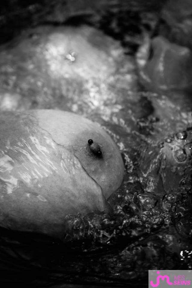 Les tr&egrave;s gros seins de Emeroadsurmym