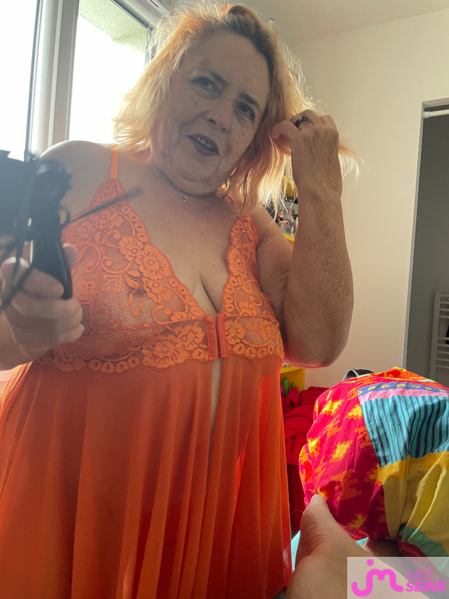 Les gros seins de Khadow