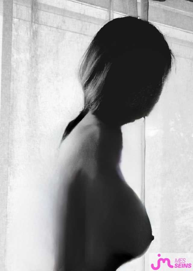 Les tr&egrave;s gros seins de Lolafromeast