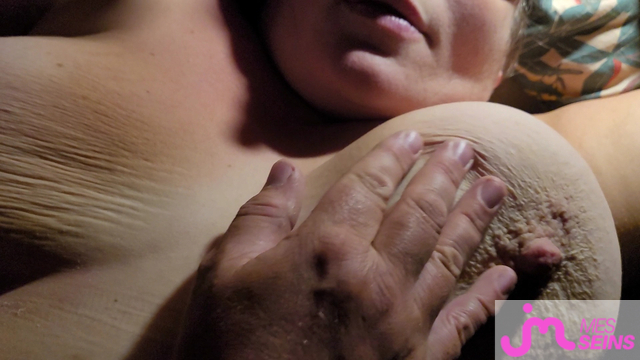 Les tr&egrave;s gros seins de Unpeudpiment