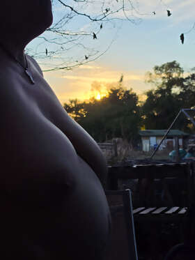 Photos de seins : Couch&eacute; de soleil 😍😘