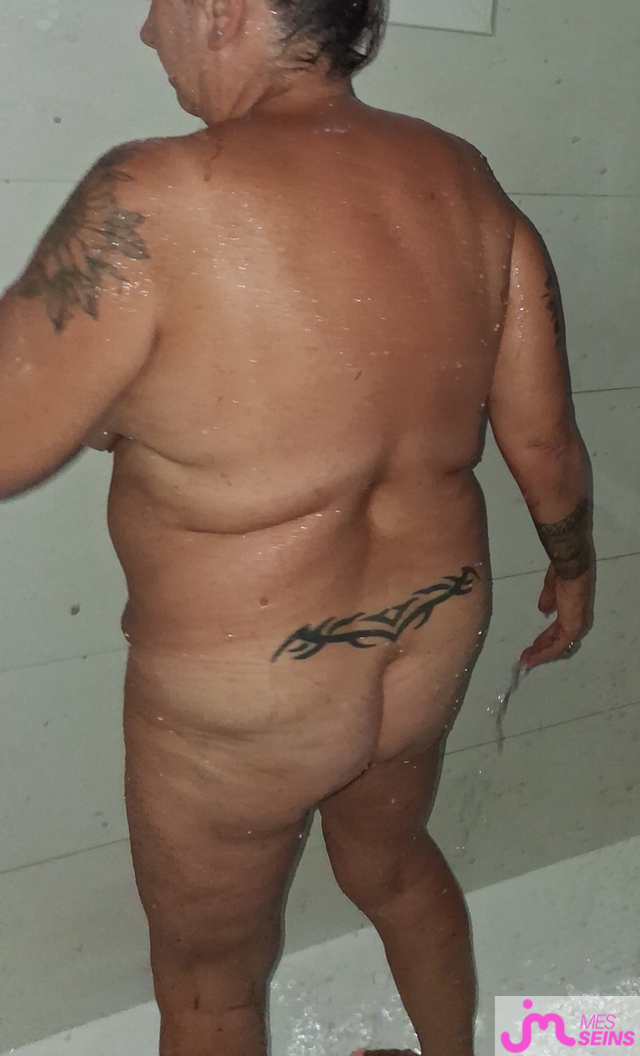 Les tr&egrave;s gros seins de vero49