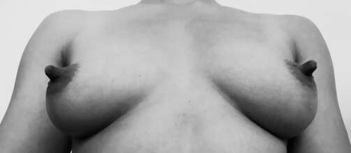 Photos de seins : Seins nus sollicit&eacute;s 