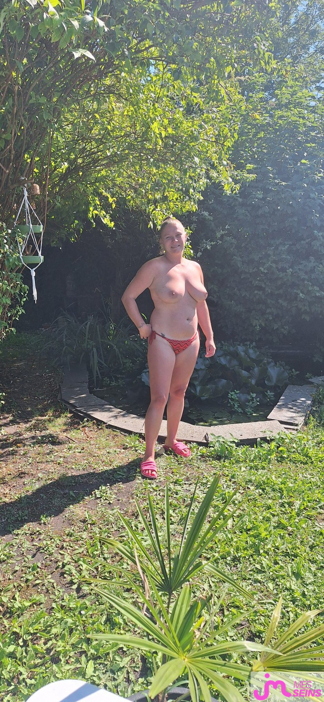 Les tr&egrave;s gros seins de Laetichris 