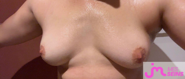 Photos de seins : Petit seins, grande coquine partie 3 