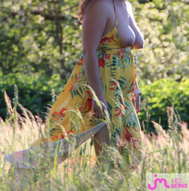 Photos de seins : Petite  balade