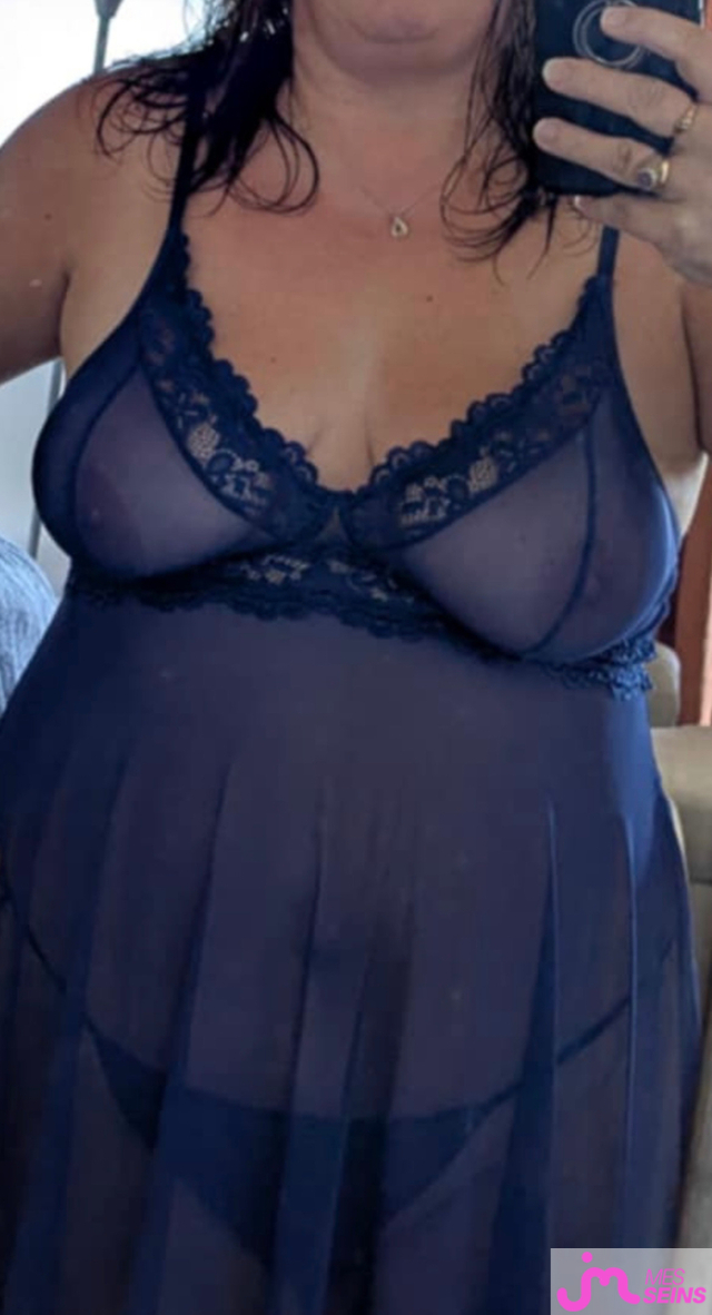 Les tr&egrave;s gros seins de Benny687