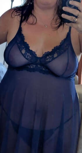Photos de seins : La g&eacute;n&eacute;reuse pointrine de ma blonde