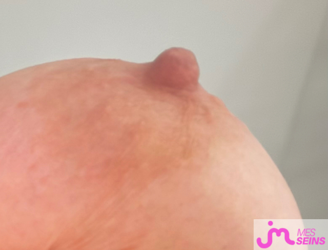 Les tr&egrave;s gros seins de Carolineaenvie
