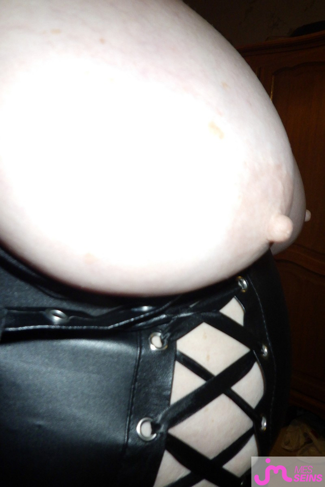 Les tr&egrave;s gros seins de cpl2b